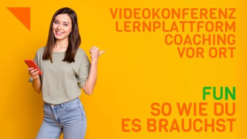 L&auml;chelnde, junge Frau mit Handy, zeigt mit der anderen Hand nach hinten auf den Slogan: FUN - so wie du es brauchst.