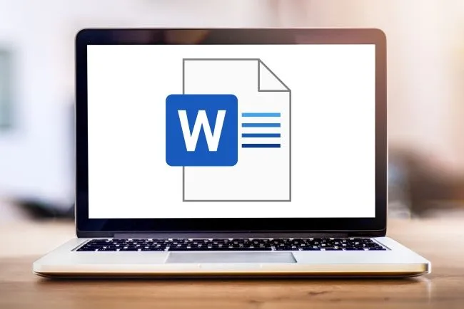 Laptop mit Textverarbeitung